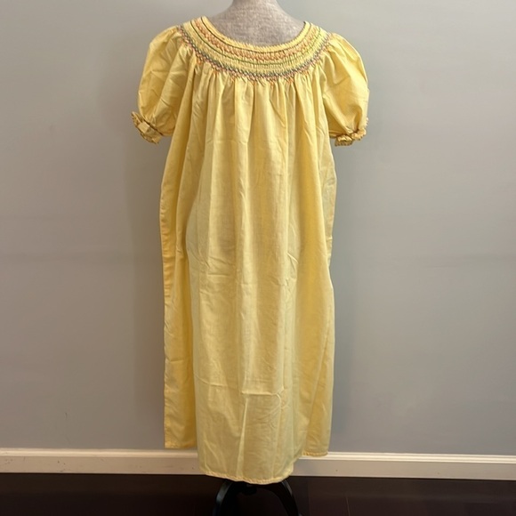 Extra Large lightweight yellow and white checkered printed dress w/ embroidery - Picture 5 of 8
